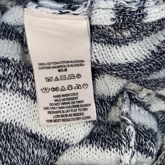 Free People Ladies Sweater Gray and White Striped Long Open Front Soft Cotton - Picture 7 of 7